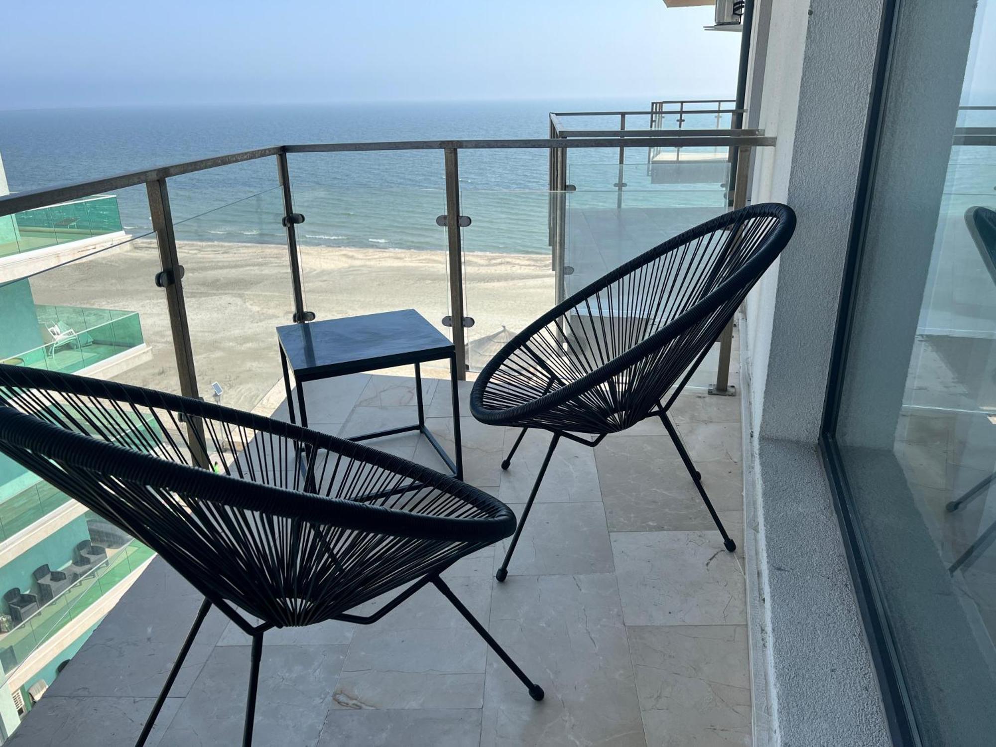 Cosmopolitan - Studio Pe Plaja Cu Vedere La Mare & Loc Parcare Gratis Нэводари Экстерьер фото
